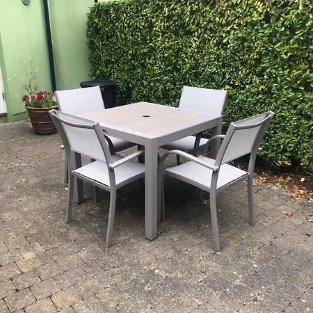 Holiday home Cromwells Court *