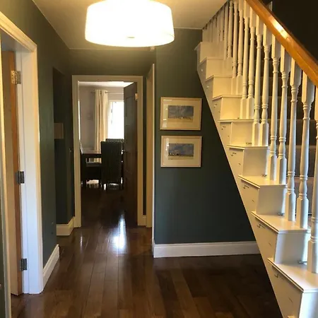 Cromwells Court Holiday home *